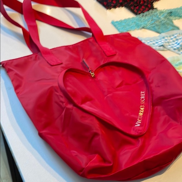 🆕 Victoria's Secret Red Tote with Assorted Panties Underwear, Size M - Picture 2 of 14
